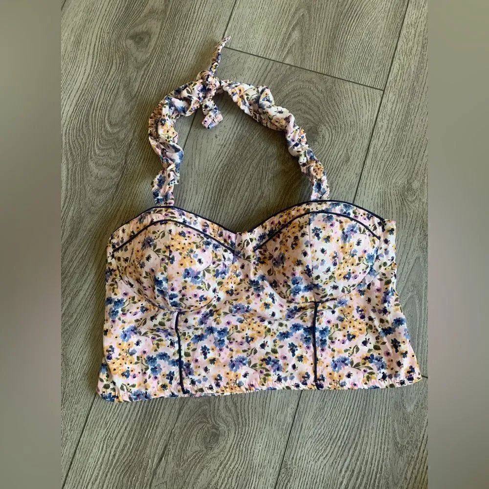 BOG collective woman’s crop top very beautiful flower print